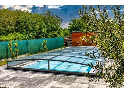 Poolüberdachung Sydney B mit den Maßen 4,5 x 8,6 x 0,56 m